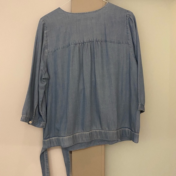 Loft Plus top that ties at waist. - size 16 - Picture 2 of 3